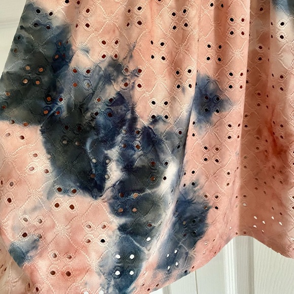 Paper moon eyelet top - Picture 5 of 9